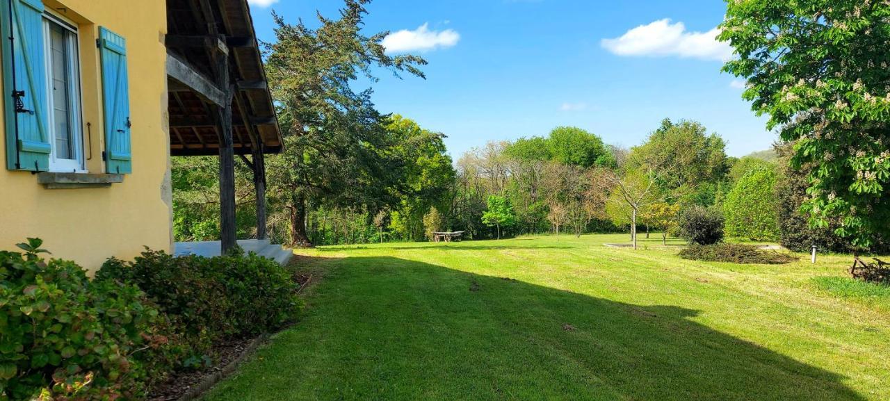 Maison D'Hotes Le Courty Blousson-Sérian Exterior foto